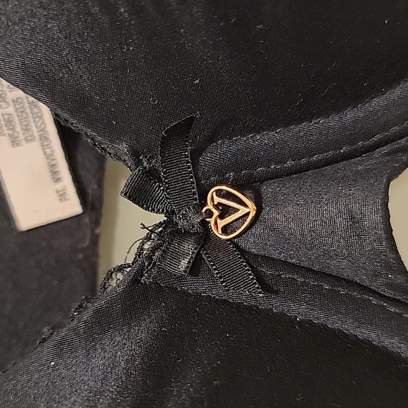 Victoria's Secret Body by Victoria Perfect Coverage Black Bra Size 34DDD - Picture 2 of 8